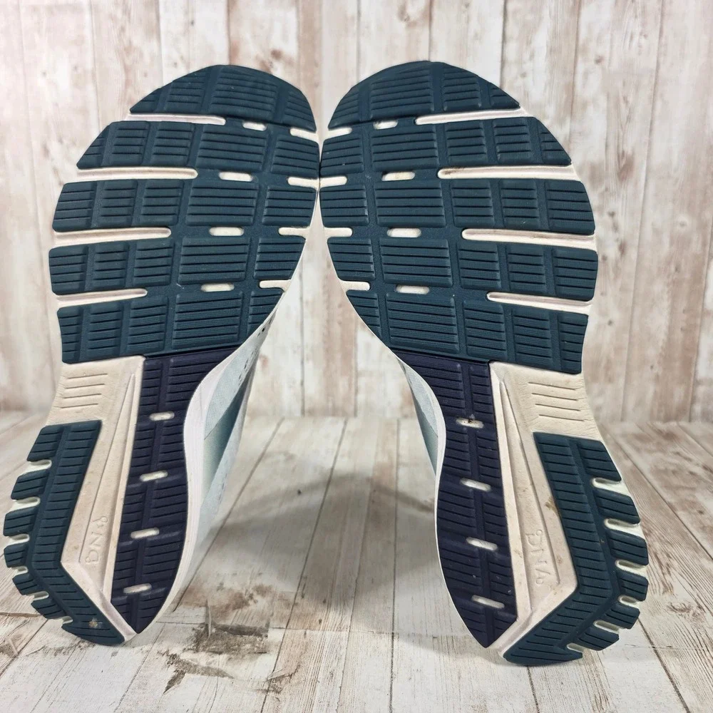Brooks anthem running